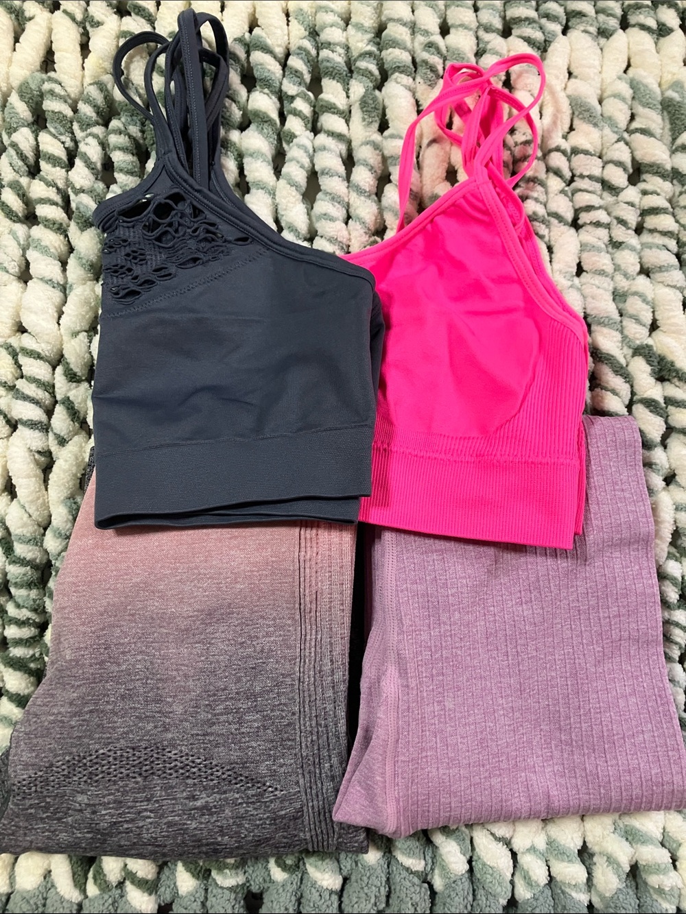 SHEIN Activewear 4 Pack Bundle Set Seamless Ombré Leggings Sports Bra Pink Grey